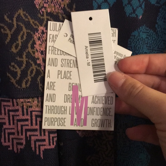 LuLaRoe Amelia - Picture 3 of 4